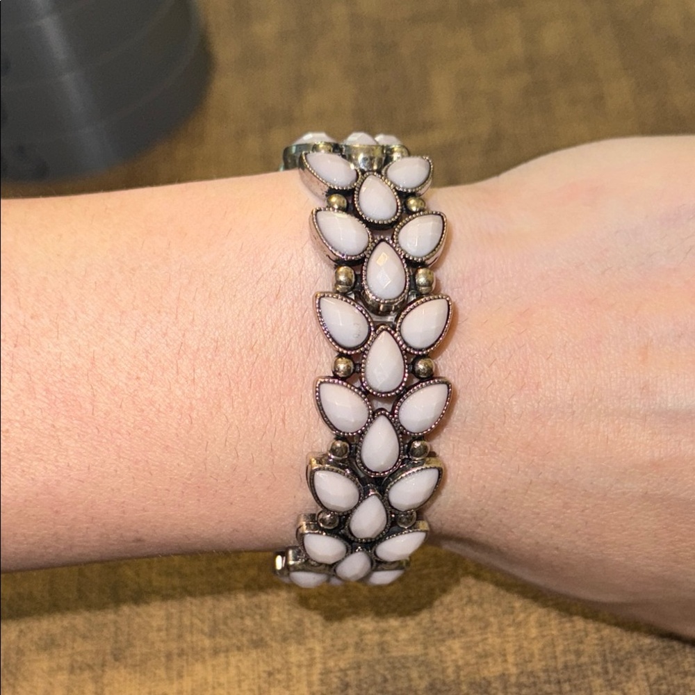 Lilac Stretch Bracelet